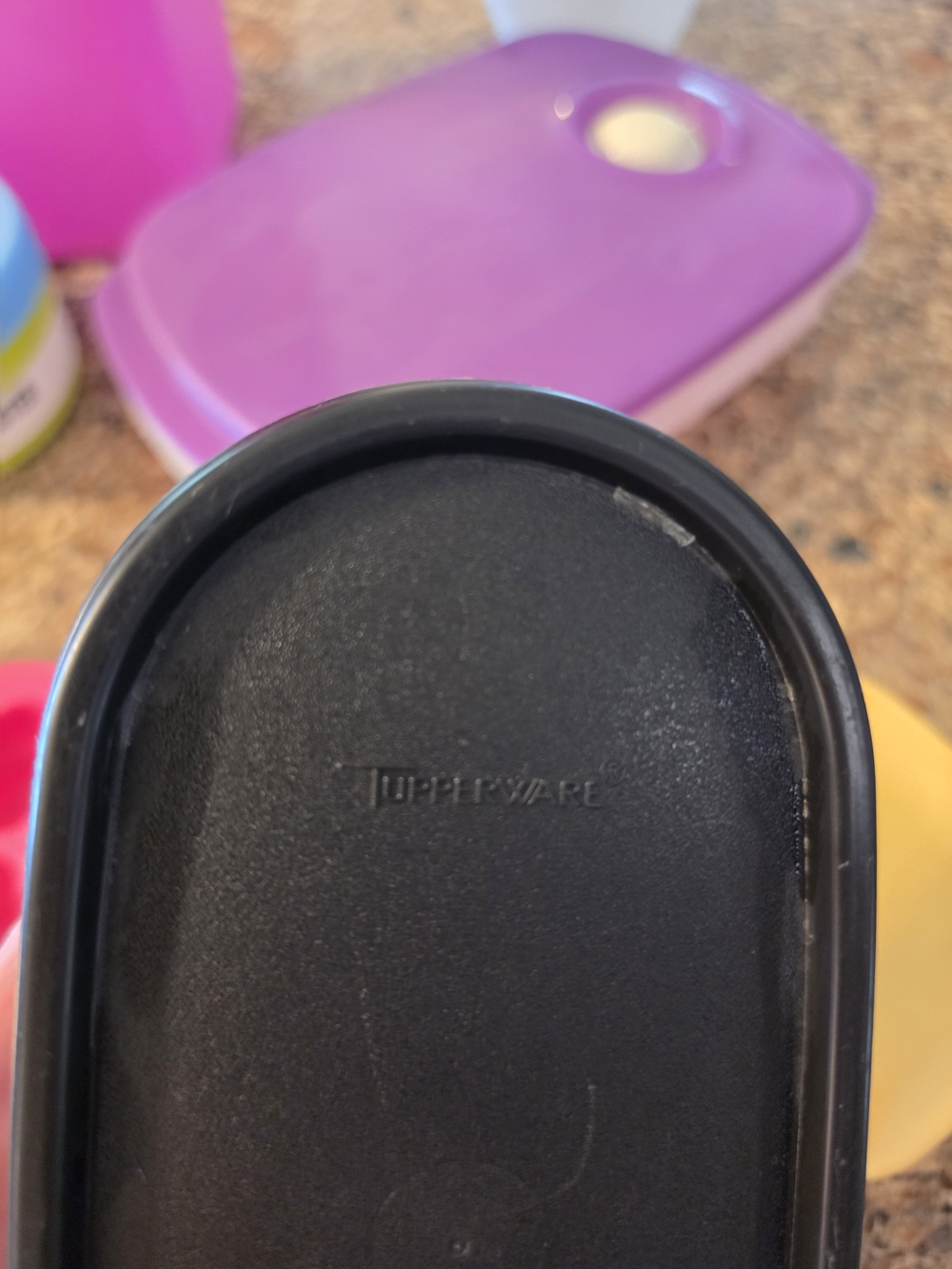 Assorted Tupperware - Picture 8 of 9